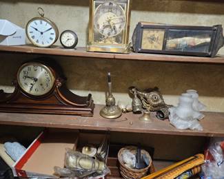 mant vintage clocks/lamp 