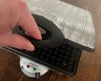 Waffle maker