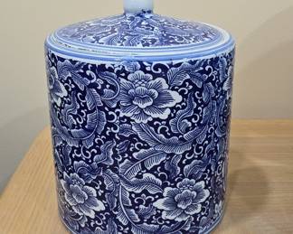 Blue and White Porcelain Ginger Jar with Floral Motif