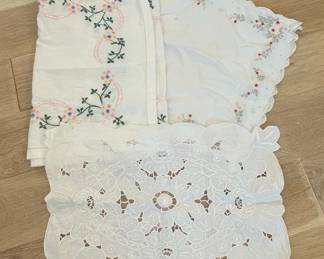 Vtg Embroidered Linens