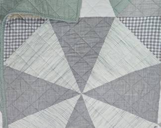 Geometric Starburst Patchwork Quilt