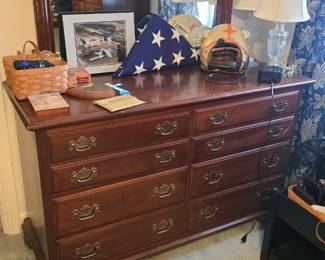 dresser with mirror 