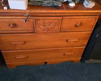solid wood smal chest of drawers 