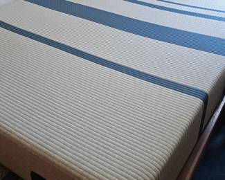 icomfort queen mattress new