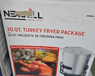Next Grill. 30 quart Turkey fryer package. new 