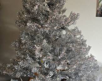 Modern aluminum Christmas tree small.