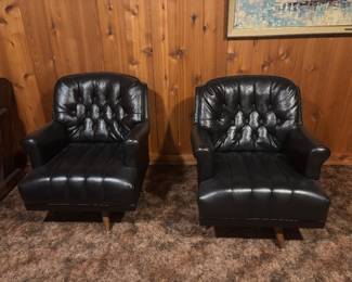 1971 original and in excellent condition swivel lounge chairs!!! 