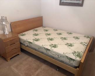 vintage full size blonde bed and nightstand