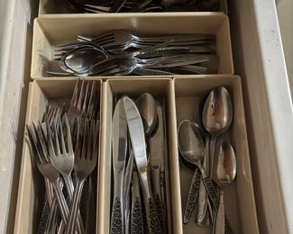 stainless flatware 