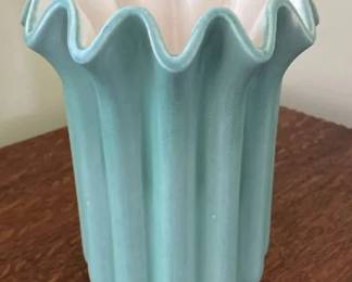 AKC063 - Vintage Red Wing #1159 Pottery Vase - Fluted/Ruffled Edge Design in Teak