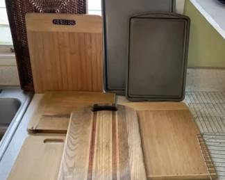 AKC034 - Collection of Kitchen Items - Various Cutting Boards & Baking Sheets