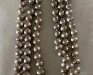 AKC118 - Vintage Graduated Multi-Strand Silver Hollow Beaded Necklace