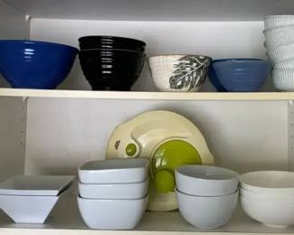 AKC031 - Collection of Modern Kitchen Dishes - Studio Nova, Kauhale Living & More