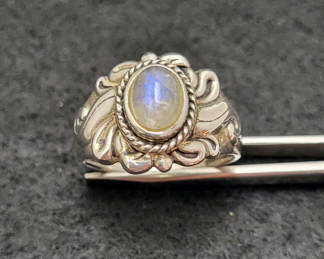 Lot 85: Vintage Sterling Silver Ring w/ Rainbow Moonstone