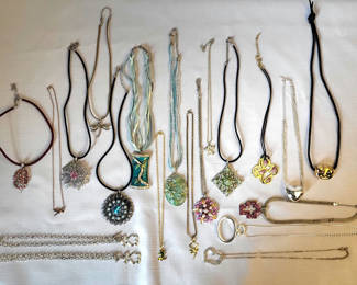 Lot 38: Lot of 20 Costume Jewelry Necklaces
