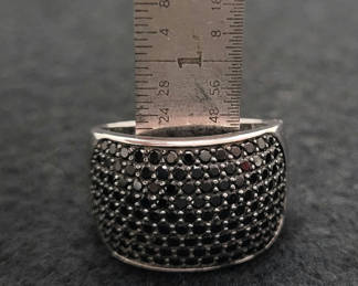 Lot 22: Sterling Silver Onyx Ring