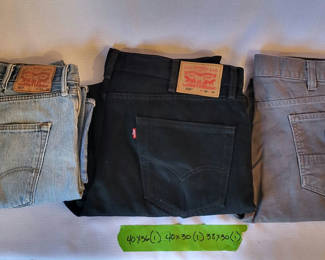 Lot 19: 3 Pair Of Jeans - 2 Levi's & 1Carhartt
