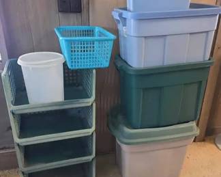 WWS038 - Storage Totes and Stackable Bins