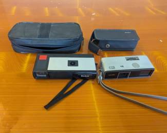 WWS037 - Pocket Point And Shoot Cameras 