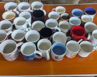 WWS040 - Huge Mug Lot