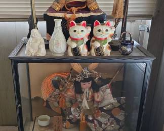 WWS007 - Samurai Doll In Glass Cabinet