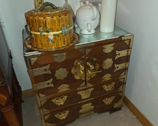 Tansu cabinet