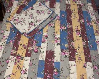 Laura Ashley Queen Size Floral Quilt Set