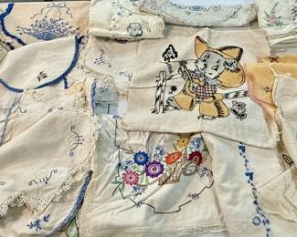  Lot of Vintage Embroidered Linens / Fabric