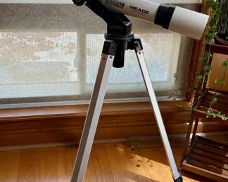 Meade Electronic Digital Telescope w/Box