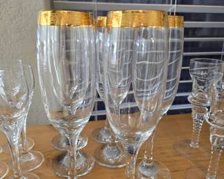 vintage Circleware Classique gold-trimmed champagne flutes
