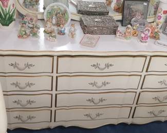 , plenty of storage in this white French provincial chest of drawers