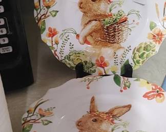 4 Pier One Floral “Lilly” the Bunny Porcelain Decorative Plate Cabbage Artichoke
