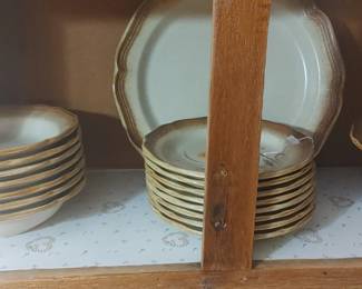 Stoneware dishes