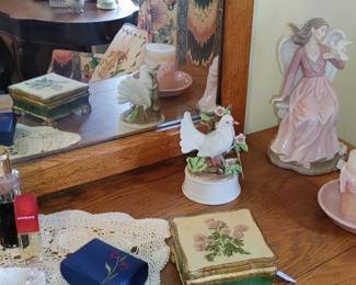Figurines & more