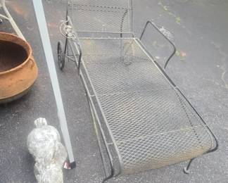 Russell Woodard Wrought Iron Chaise Lounge with wheels & Reclines