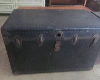 Antique Early 1900s Steamer Trunk