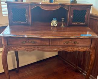 Antq. Hammary solid wood, spoonfoot writing desk or make-up table with 2 door front cubbies, shallow top drawer 36”w x 22”d x 40”h / 30” to desk top $145