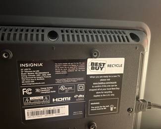 32” insignia flat screen TV $39