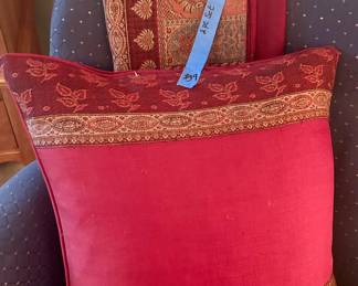 2pc pillow & throw $39
