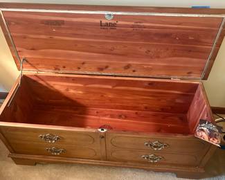 Lane Vntg Hope chest with cedar lining 44”w x 16”d x 17” h $75