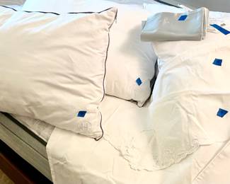 High end new full bed linens