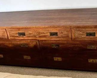 BE344Henredon 7 Drawer Dresser