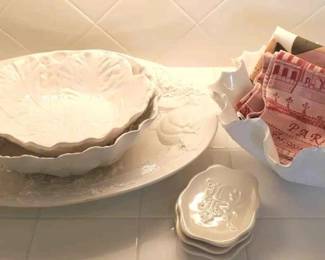 BE301Vintage Ceramic Serving Bowls And More 