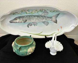 BE222VRoseville Pottery, HandPainted Platter  Milk Glass