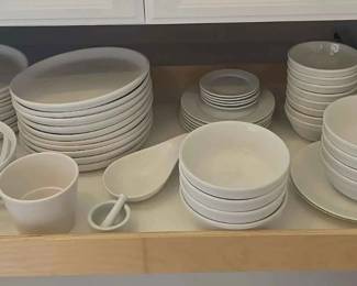 BE133Amazing In Whites Dishes 