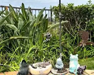 BE120Outdoor Frog Decor And More
