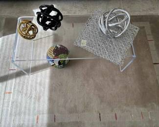 BE297Acrylic Coffee Table With Rug  Decor