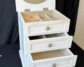 BE313Jewelry Box With Earrings Plus Bits And Pieces