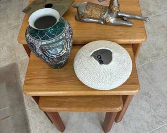 BE285Wood Stacking Tables And Decor 