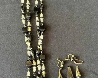 BE327Jewelry Vintage Jet Black Beads